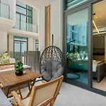 Chic Studio With Pool Access In The Autograph