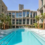 Chic Studio With Pool Access In The Autograph