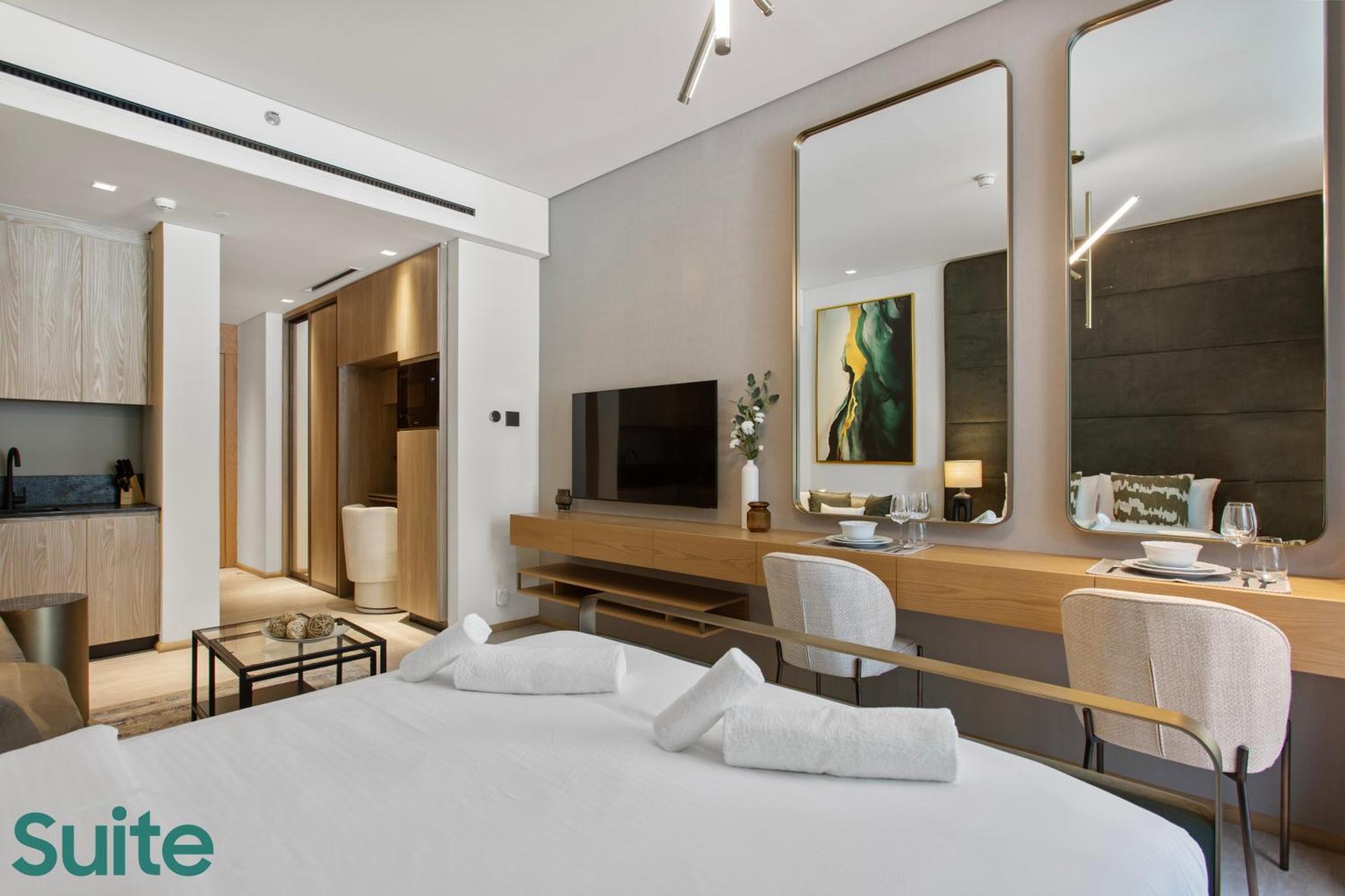 Chic With Pool Access In The Autograph * Dubai
